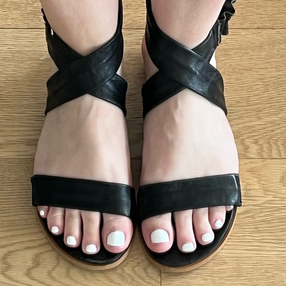 Vintage Zara summer sandals crisscross gently worn, size 8
